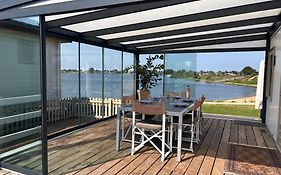 Luxe Chalet Direct Aan Het Water Met Strand